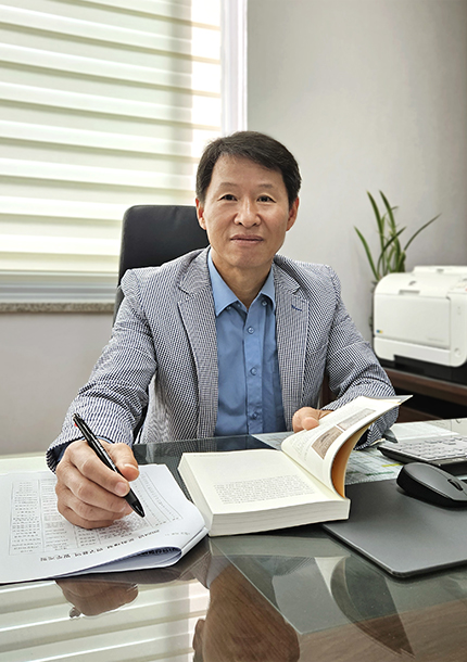 국가유산정책연구원 이사장 김동영